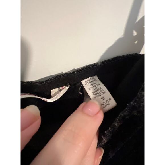 Victoria’s Secret velvet black tank top size medium - Picture 3 of 5